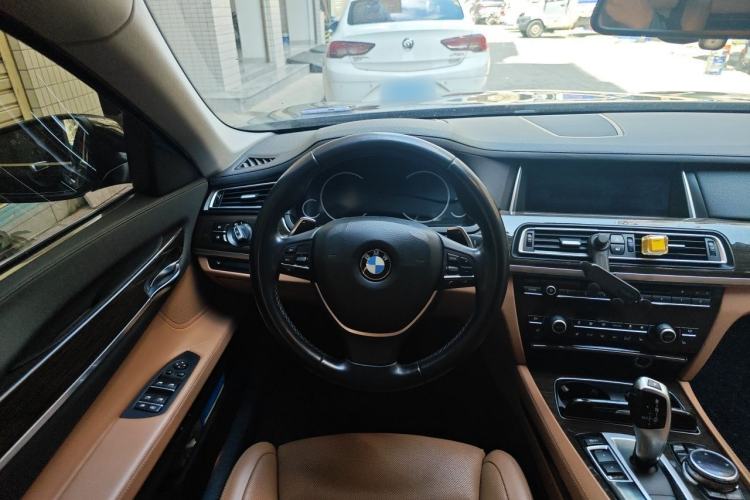 Used BMW 7 Series 2013 740Li Luxury Model Steering Wheel