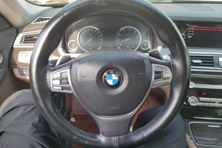 Used BMW 7 Series 2013 740Li Leading Model Steering Wheel
