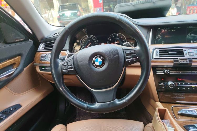 Used BMW 7 Series 2013 740Li Luxury Model Steering Wheel