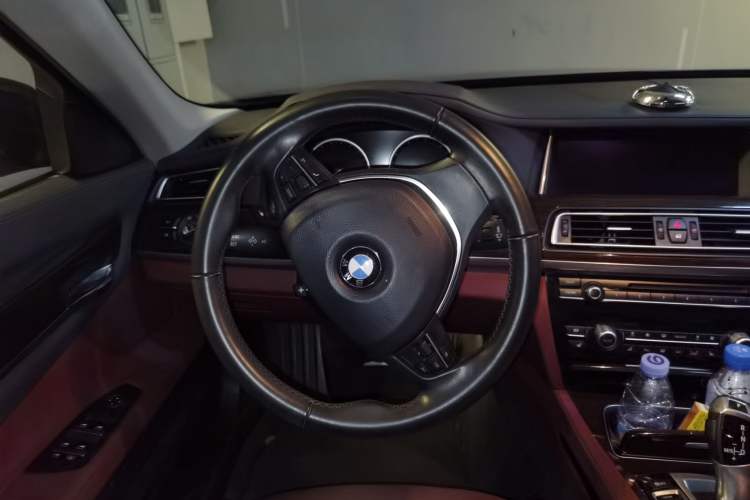 Used BMW 7 Series 2013 730Li Luxury Model Steering Wheel