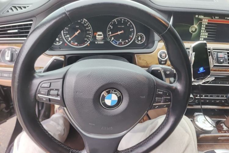 Used BMW 7 Series 2013 740Li Luxury Model Steering Wheel