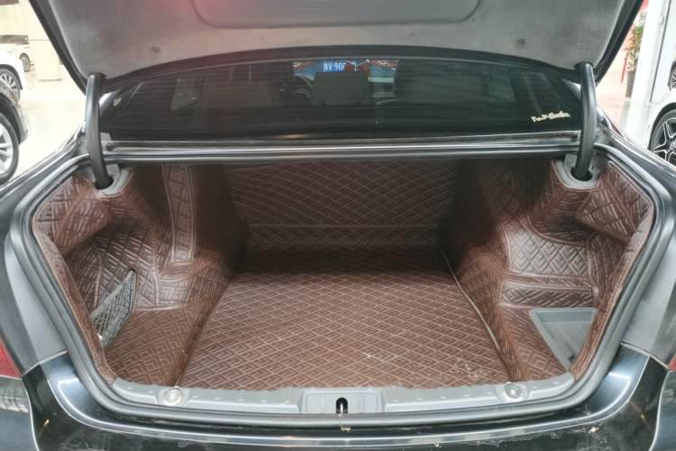 Used BMW 7 Series 2013 730Li Leading Model Trunk