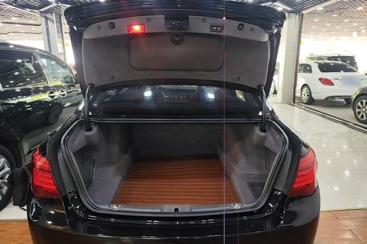 Used BMW 7 Series 2013 740Li Leading Model Trunk