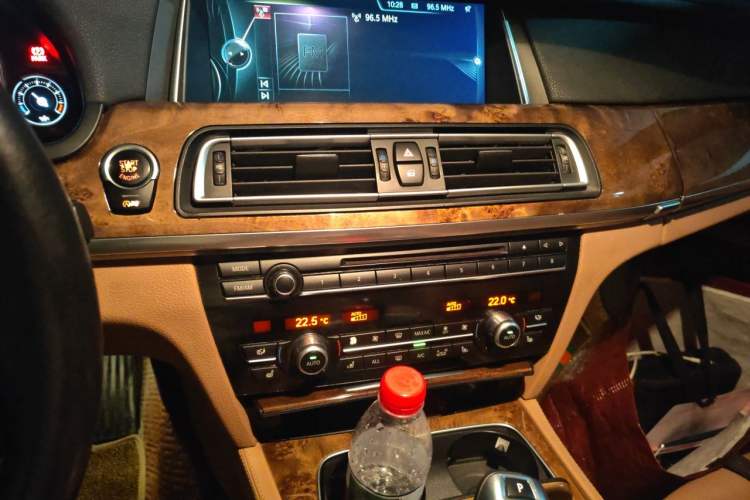 Used BMW 7 Series 2013 740Li Leading Model Audio And AC Panel