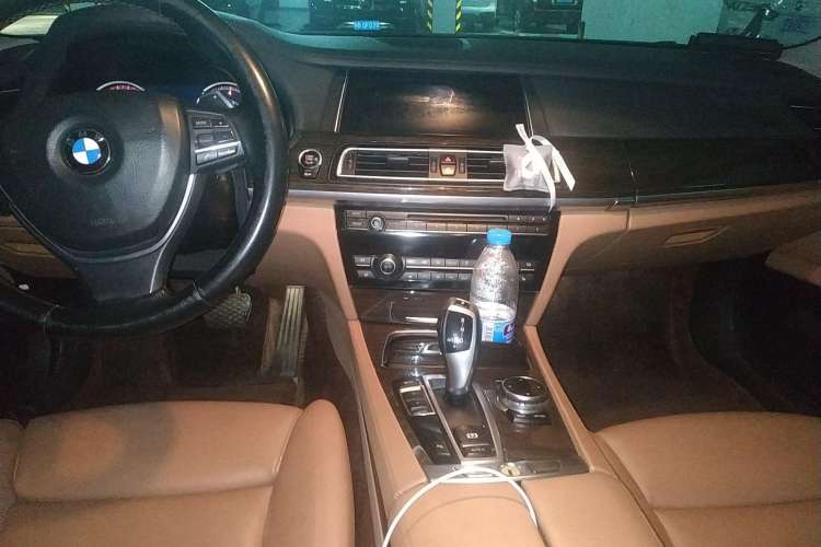 Used BMW 7 Series 2013 740Li Leading Model Center Console