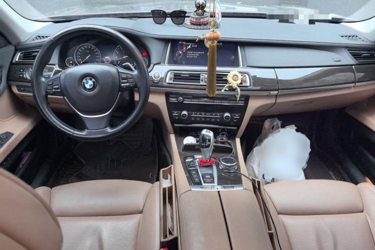 Used BMW 7 Series 2013 740Li xDrive Center Console