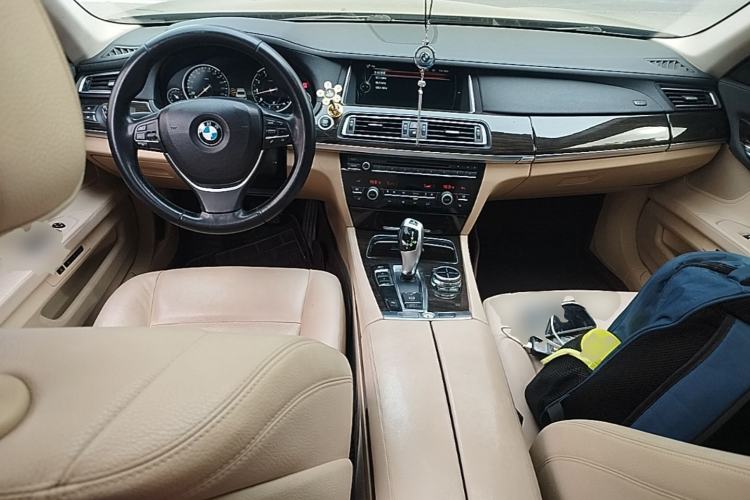 Used BMW 7 Series 2013 730Li Leading Model Center Console