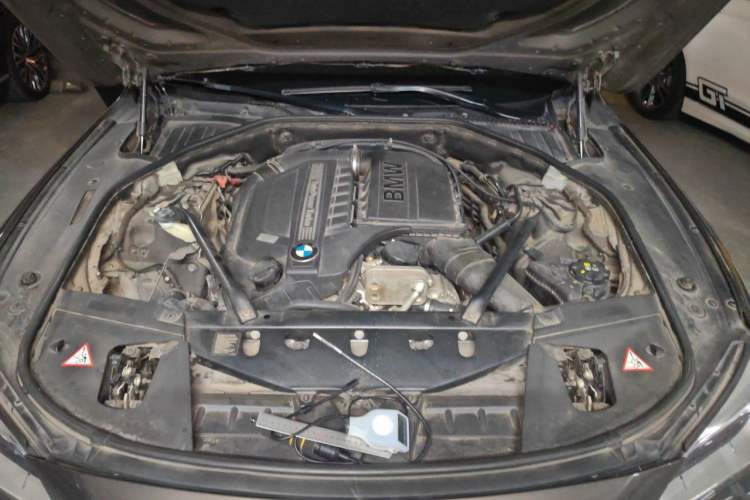 Used BMW 7 Series 2013 740Li Leading Model Engine Bay