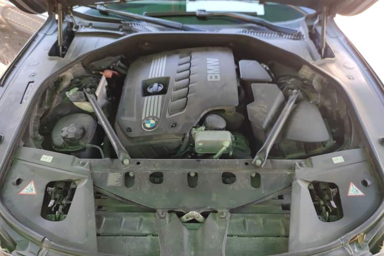 Used BMW 7 Series 2013 730Li Leading Model Engine Bay