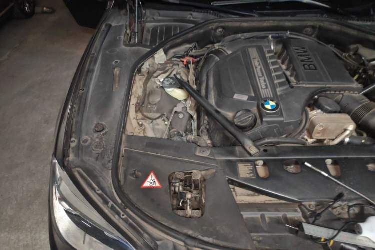Used BMW 7 Series 2013 740Li Leading Model Engine Bay Right