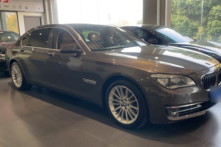 Used BMW 7 Series 2013 740Li Leading Model Exterior 2