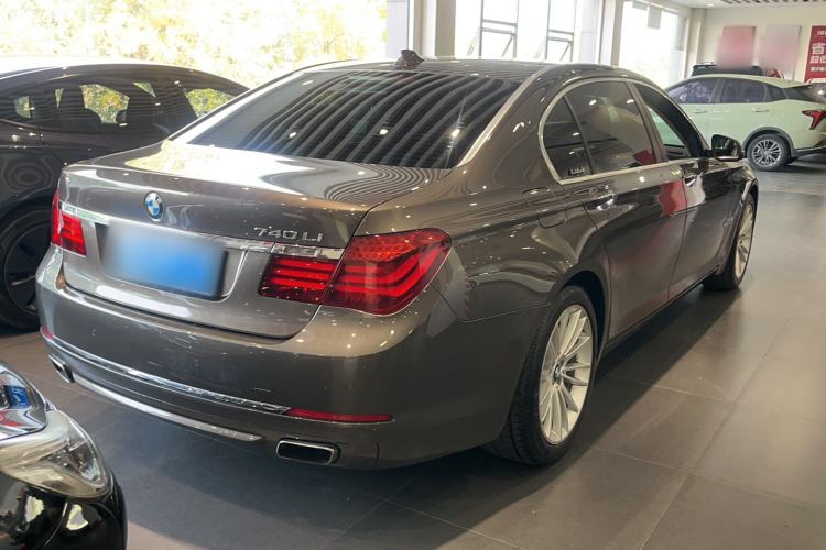 Used BMW 7 Series 2013 740Li Leading Model Exterior 3