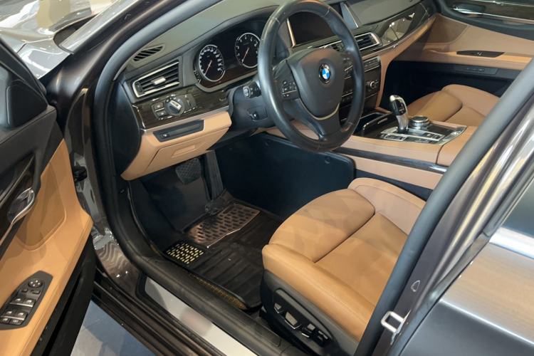 Used BMW 7 Series 2013 740Li Leading Model Interior 2