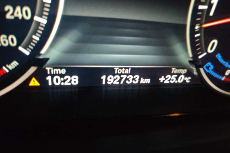Used BMW 7 Series 2013 740Li Leading Model Odometer Close Up