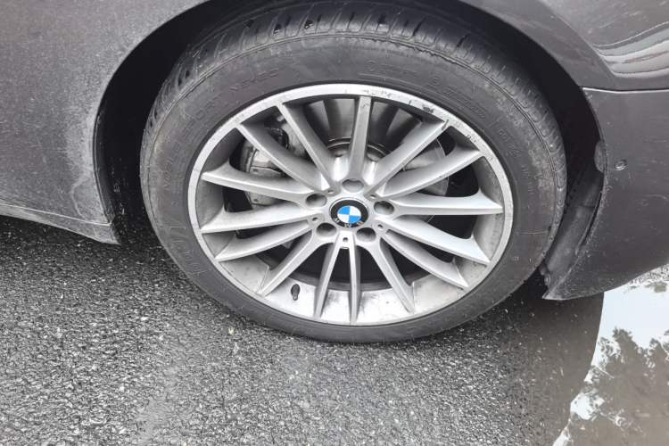 Used BMW 7 Series 2013 740Li xDrive Right Front Wheel Hub