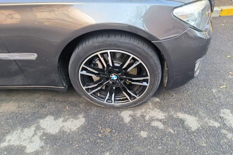 Used BMW 7 Series 2013 740Li xDrive Right Front Wheel Hub