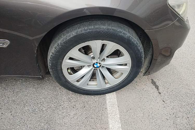 Used BMW 7 Series 2013 730Li Leading Model Right Front Wheel Hub