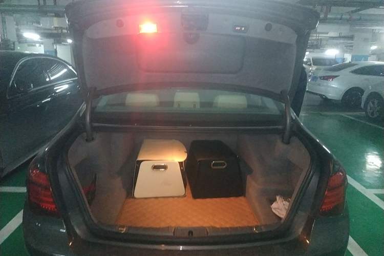 Used BMW 7 Series 2013 740Li Leading Model Trunk
