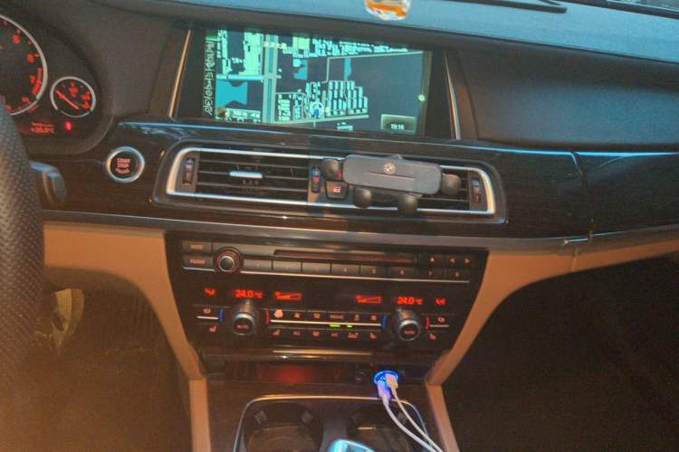 Used BMW 7 Series 2013 730Li Luxury Model Audio And AC Panel