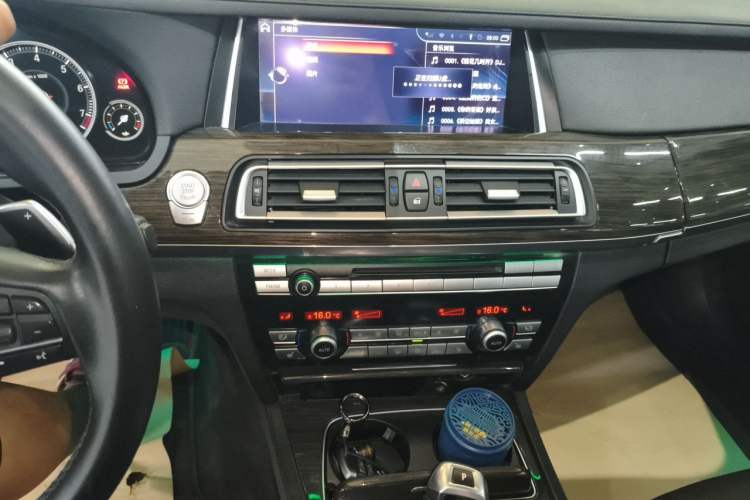 Used BMW 7 Series 2013 740Li Leading Model Audio And AC Panel