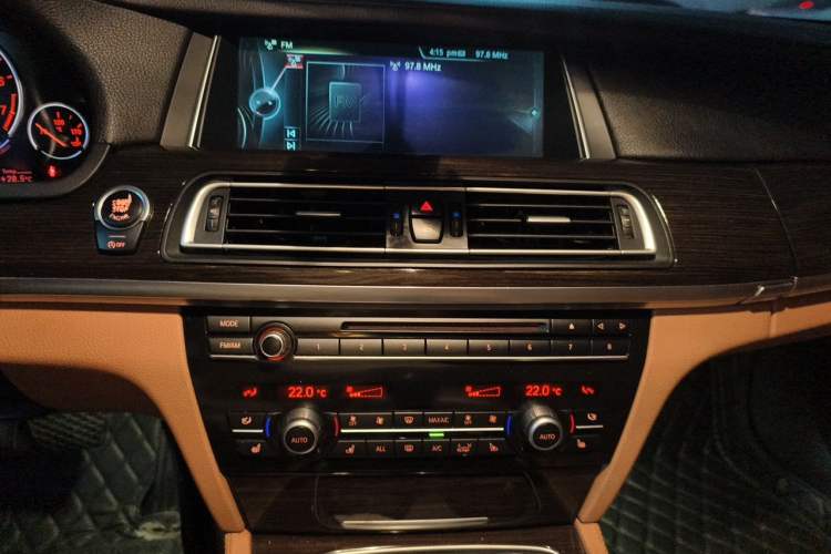 Used BMW 7 Series 2013 740Li Leading Model Audio And AC Panel
