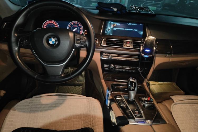 Used BMW 7 Series 2013 730Li Luxury Model Center Console