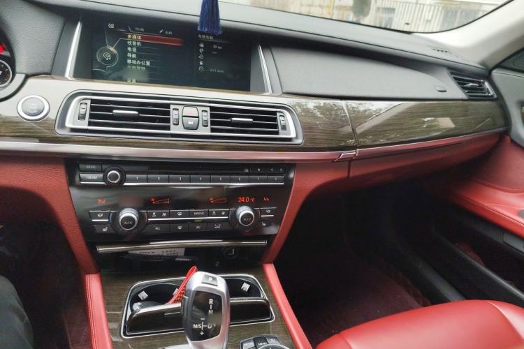 Used BMW 7 Series 2013 730Li Leading Model Center Console