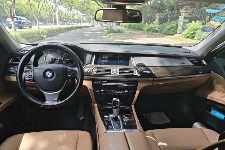 Used BMW 7 Series 2013 730Li Leading Model Center Console