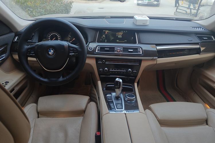 Used BMW 7 Series 2013 730Li Leading Model Center Console