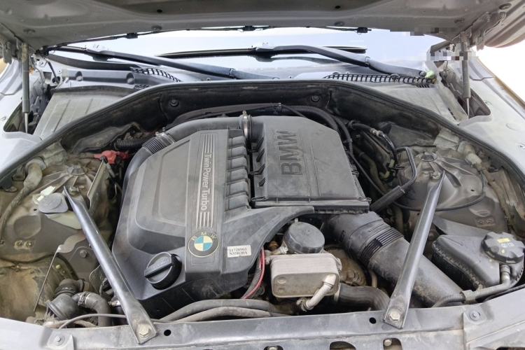 Used BMW 7 Series 2013 740Li Leading Model Engine Bay