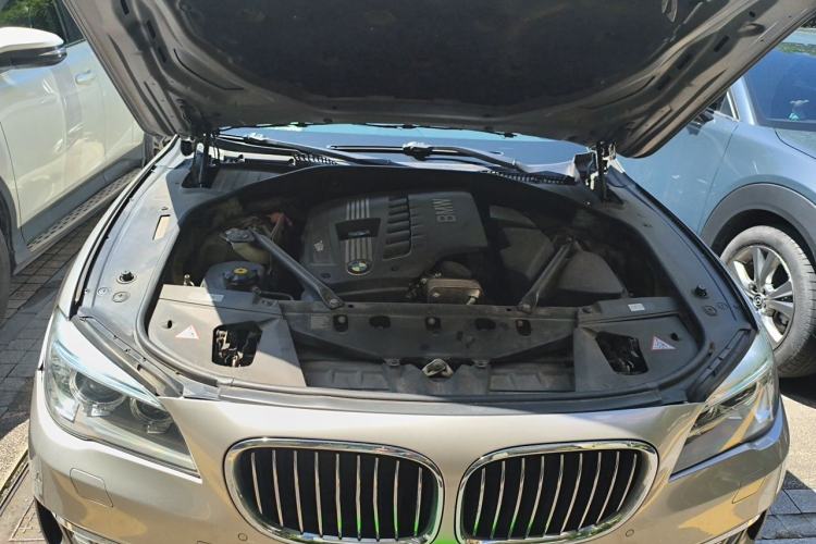 Used BMW 7 Series 2013 730Li Leading Model Engine Bay