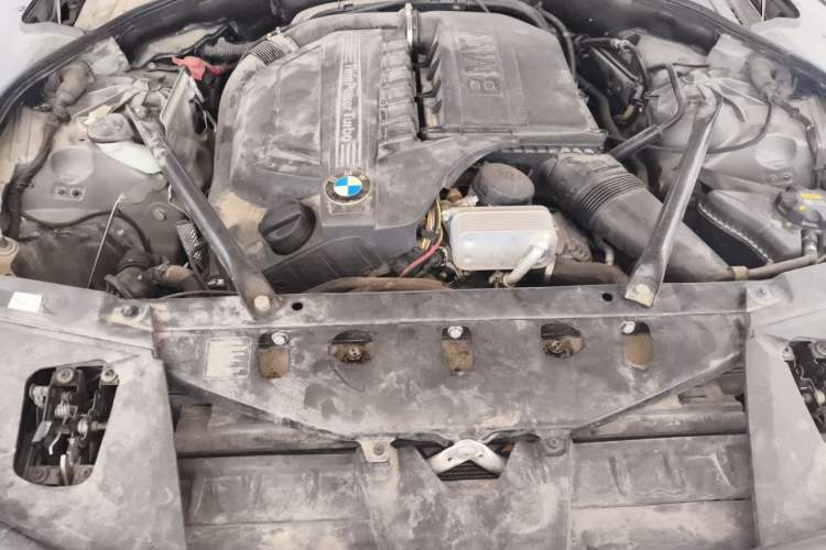 Used BMW 7 Series 2013 740Li Leading Model Engine Bay