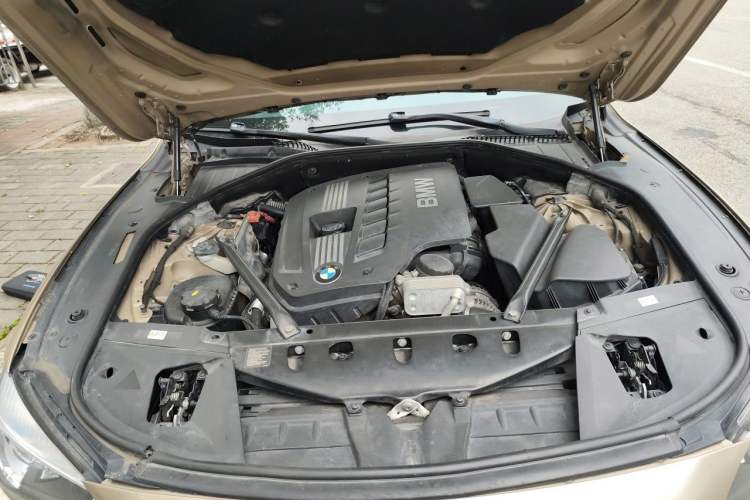 Used BMW 7 Series 2013 730Li Leading Model Engine Bay