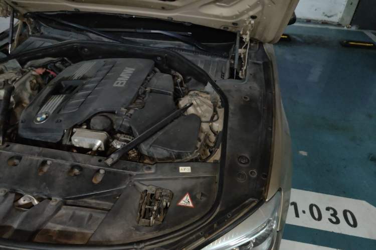 Used BMW 7 Series 2013 730Li Luxury Model Engine Bay Left