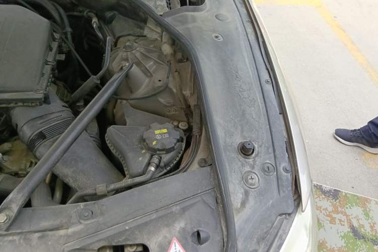 Used BMW 7 Series 2013 740Li Leading Model Engine Bay Left