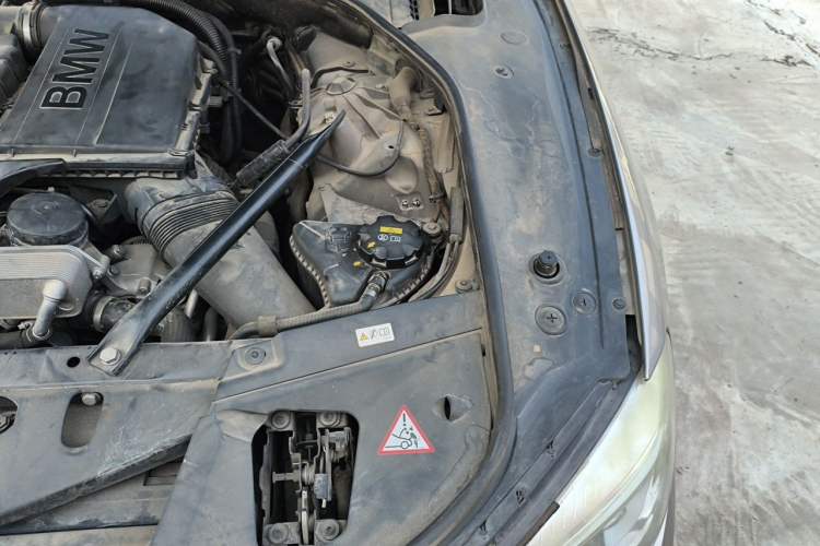 Used BMW 7 Series 2013 740Li Leading Model Engine Bay Left