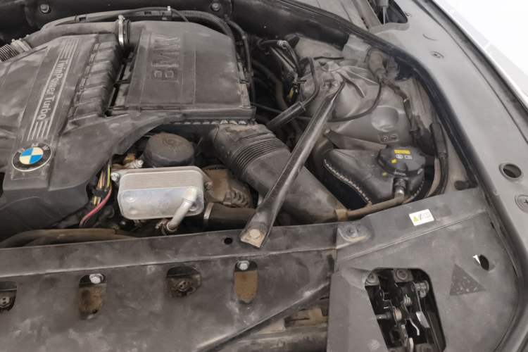 Used BMW 7 Series 2013 740Li Leading Model Engine Bay Left