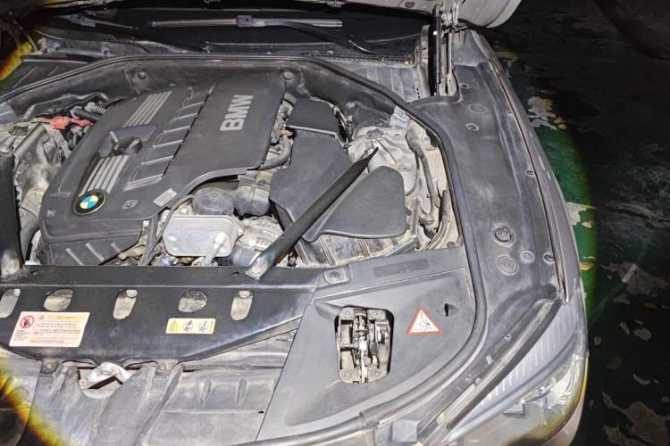 Used BMW 7 Series 2013 730Li Luxury Model Engine Bay Left