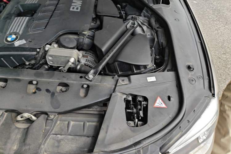 Used BMW 7 Series 2013 730Li Leading Model Engine Bay Left