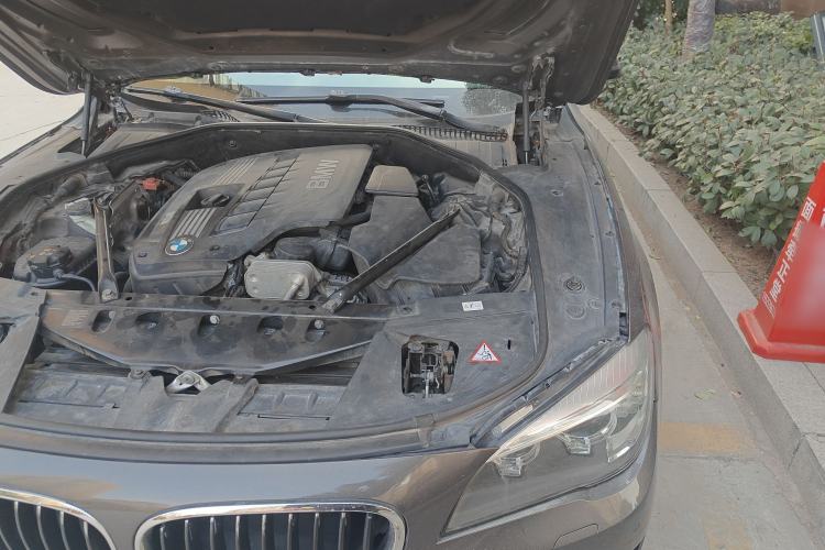 Used BMW 7 Series 2013 730Li Leading Model Engine Bay Left