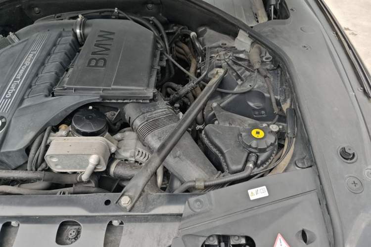 Used BMW 7 Series 2013 740Li Leading Model Engine Bay Left