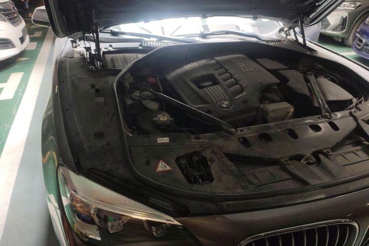 Used BMW 7 Series 2013 730Li Leading Model Engine Bay Right