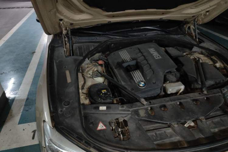 Used BMW 7 Series 2013 730Li Luxury Model Engine Bay Right