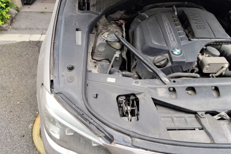 Used BMW 7 Series 2013 740Li xDrive Engine Bay Right