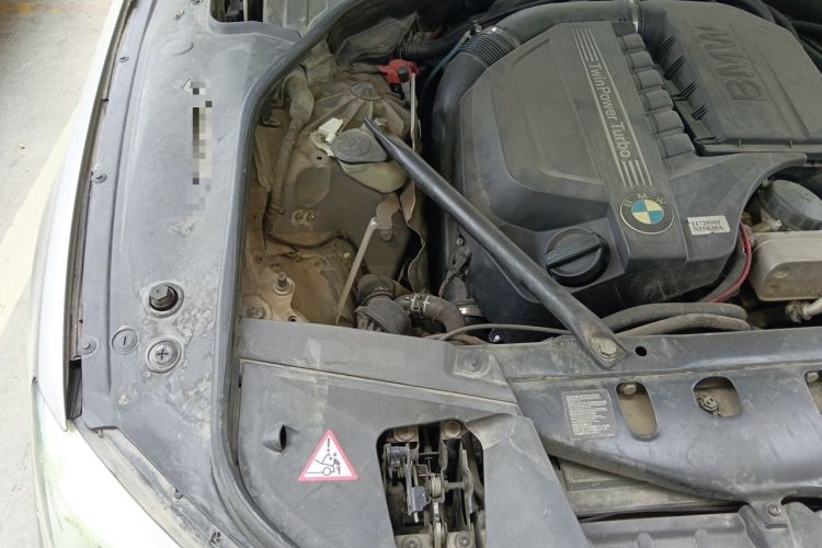 Used BMW 7 Series 2013 740Li Leading Model Engine Bay Right