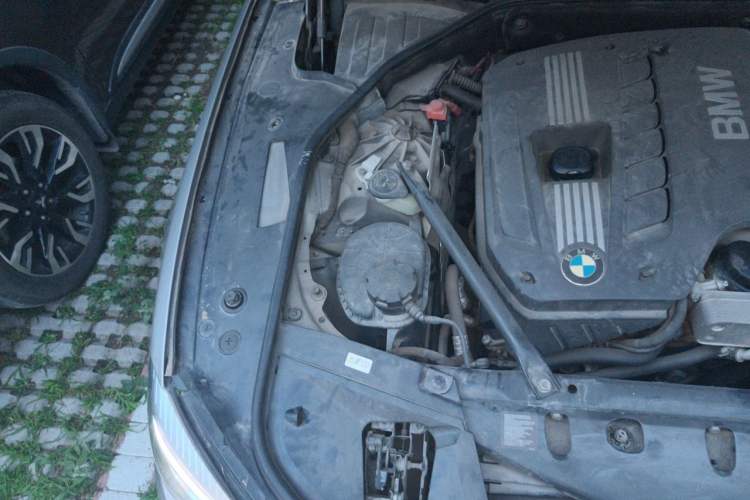 Used BMW 7 Series 2013 730Li Luxury Model Engine Bay Right