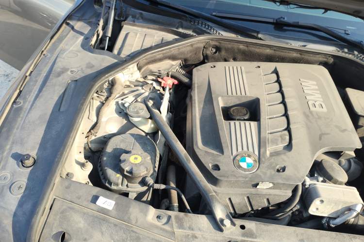Used BMW 7 Series 2013 730Li Leading Model Engine Bay Right