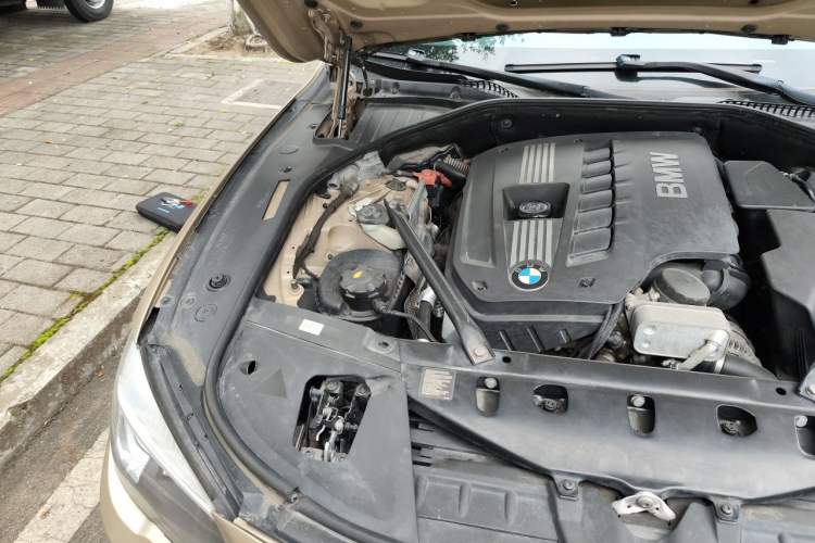 Used BMW 7 Series 2013 730Li Leading Model Engine Bay Right