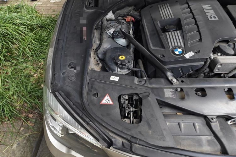 Used BMW 7 Series 2013 730Li Leading Model Engine Bay Right