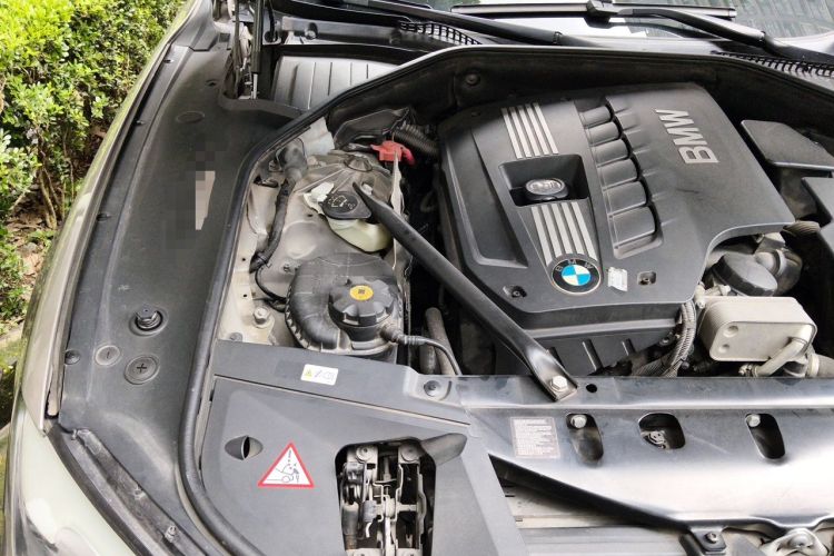 Used BMW 7 Series 2013 730Li Leading Model Engine Bay Right